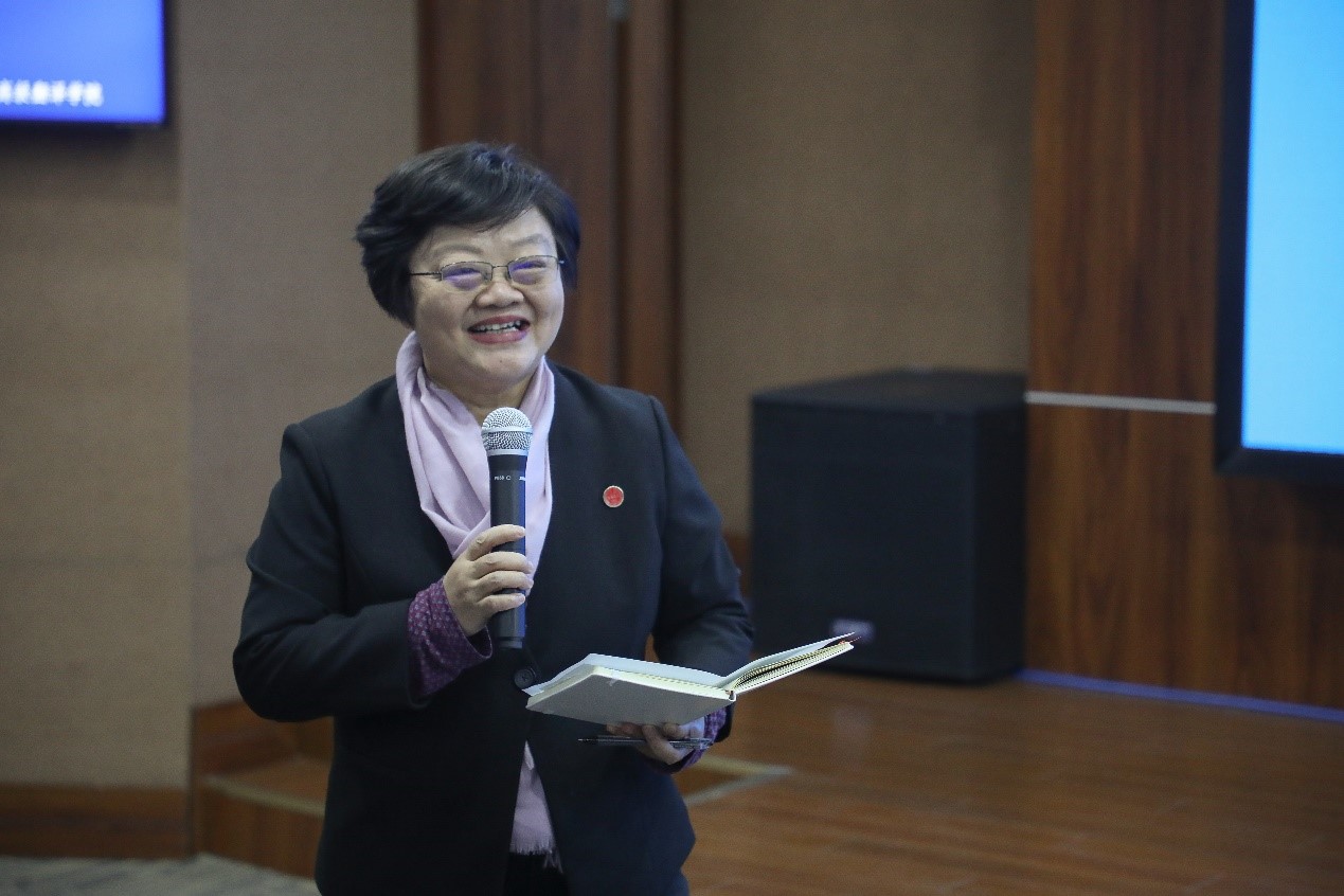 什么是翻译学？冯庆华教授带来第七期新生学术引领计划通识教育讲座